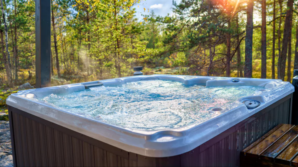 Reasons to hire expert hot tub movers