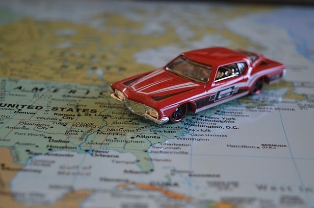 a cross-country moving checklist - a car on the map